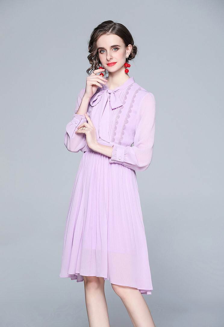 【P2倍&クーポン有】ボウタイリボン フレア 透け感 立体的 ワンピース レディース プリーツスカート ワンピドレス フレアワンピース 個性的 春 秋 冬 ひざ丈 お尻カバー 長袖 二の腕カバー Vネック 切り替えデザイン ハイウエスト リボン ウエスト ハリ感 ピンク