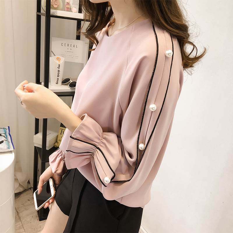 2色 トップス シャツ ブラウス カットソー プルオーバー チュニック レディース 春 秋 かわいい きれいめ 長袖 ゆったり 七分袖 長袖 ボリューム袖 フレアスリーブ フリル袖 Uネック ラウンドネック フレア セミフレア ストレート 裾イン フリル スパンコール 袖コンシャスのサムネイル