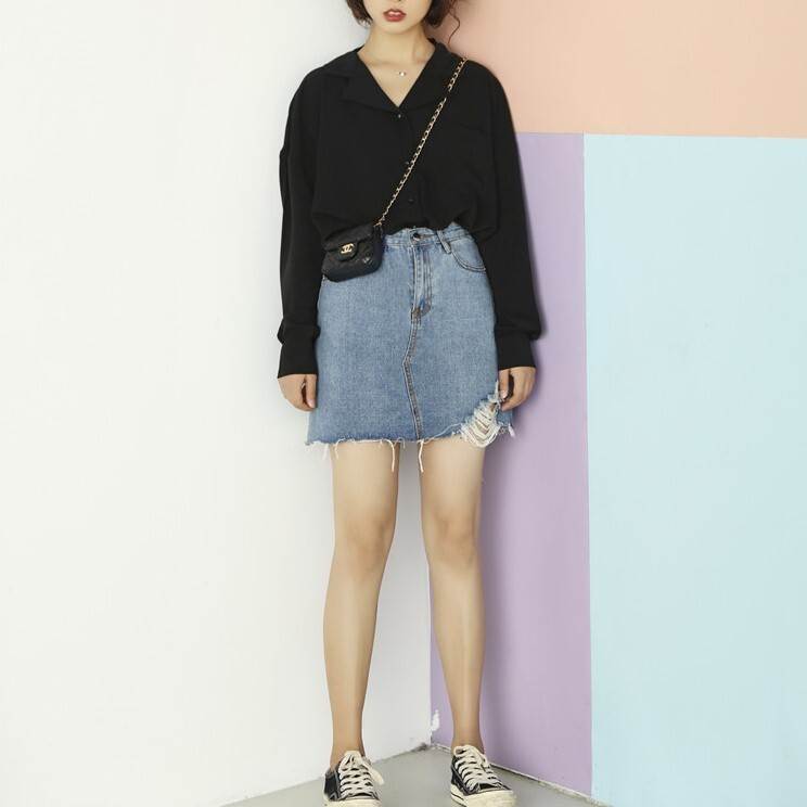 Long-Sleeved - 【P2倍&クーポン有】Vネック 襟付き シャツ トップス レディース チュニック 春 秋 裾長め お尻カバー 裾イン 長袖 萌袖 レギュラーカラー 鎖骨きれい BIGシルエット ポケット 前開き ボタン カラバリあり ブラック 赤 レッド カーキグリーン ブルー 青 くすみカラー