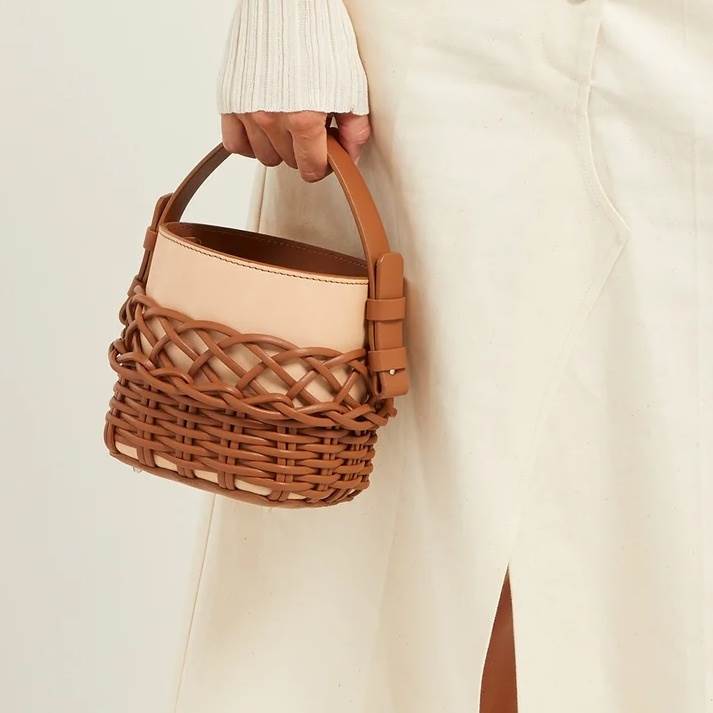 【P2倍&クーポン有】2way仕様 巾着 バッグ レディース ショルダー ハンドバッグ 斜めがけ 肩がけ 手持ち ミニバッグ かごバッグ かごトート コンパクト 自立 ラウンド カゴ バスケット 大人可愛い きれいめ お洒落 エレガント モダン 個性的 デート お出かけ お買い物 2