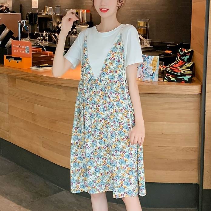 【P2倍&クーポン有】小花柄 ワンピース キャミソール レディース 春 夏 ひざ丈 ミドル丈 袖なし Vネック 襟なし セミフレア 落ち感 シフォン ふわふわ ...