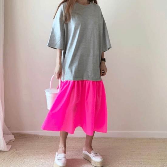 【P2倍&クーポン有】シャツワンピース ロング丈 ワンピース レディース 個性的 夏 半袖 ドロップショルダー 襟なし フレア 切り替えデザイン フリル 透け感...