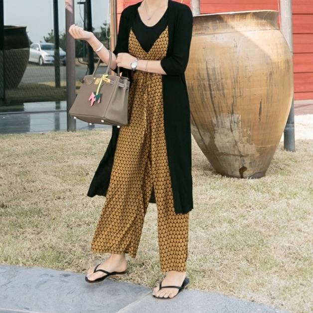 【P2倍&クーポン有】リボン ウエスト Vネック ワイドレッグ サロペット オールインワン レディース ストレート ワイド ノースリーブ キャミソール 個性的 春 夏 秋 ロング丈 お尻カバー 袖なし スマート ハイウエスト 落ち感 レイヤード すっきり 立体的 ハリ感 総柄