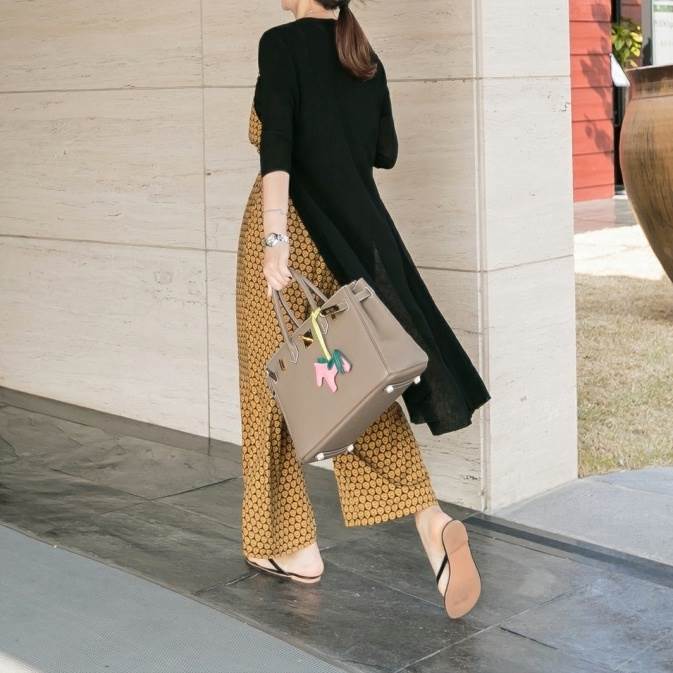 【P2倍&クーポン有】リボン ウエスト Vネック ワイドレッグ サロペット オールインワン レディース ストレート ワイド ノースリーブ キャミソール 個性的 春 夏 秋 ロング丈 お尻カバー 袖なし スマート ハイウエスト 落ち感 レイヤード すっきり 立体的 ハリ感 総柄