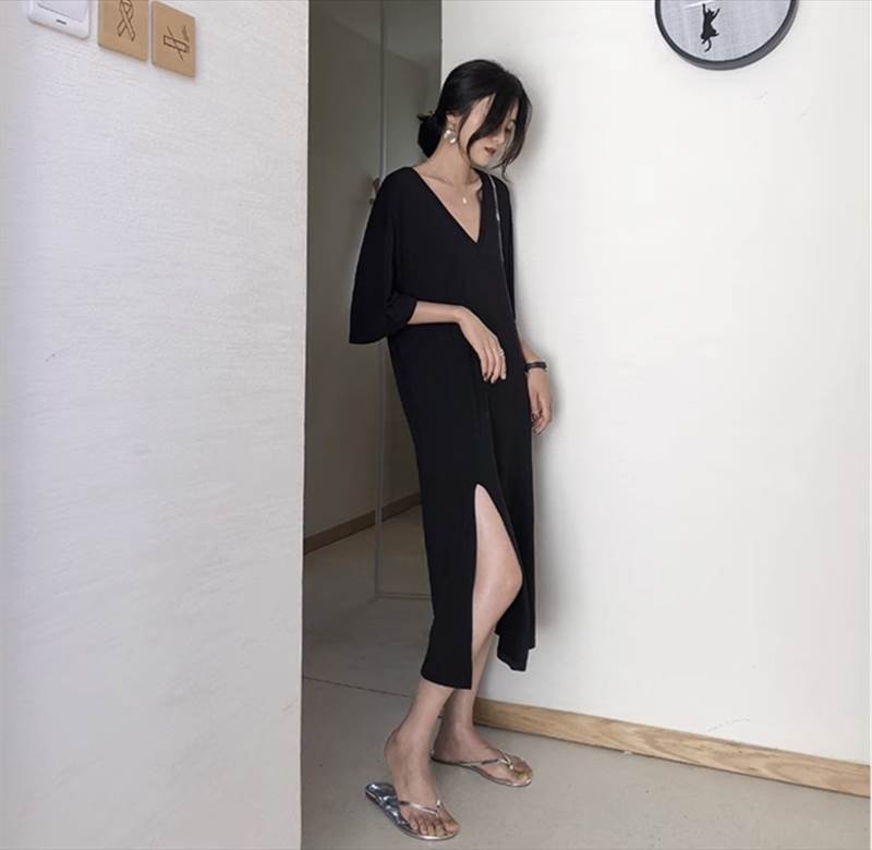 【P2倍&クーポン有】ミモレ丈 シャツワンピース ワンピース レディース 個性的 春 夏 ロング丈 お尻カバー 半袖 七分袖 Vネック 襟なし 鎖骨きれい フレア セミフレア Iライン サイドスリット ブラック 無地 サイズ豊富 L XL LL 2XL 3L 3XL 4L 4XL 5L 薄手 パーティー