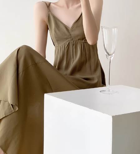 【P2倍&クーポン有】キャミワンピ サイドスリット ワンピース ドレス レディース ワンピドレス 夏 ロング丈 袖なし Vネック デコルテきれい 鎖骨きれい ス...