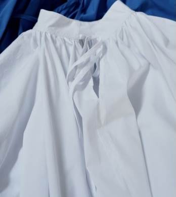 【P2倍&クーポン有】 トップス ワンピース レディース シャツ ブラウス 個性的 オールシーズン 裾長め お尻カバー ポッコリお腹カバー 長袖 バルーン袖 ふわ袖 Aライン BIGシルエット オーバーサイズ 白色 無地 M 体型カバー 1枚で決まる 普段使い 日常使い 定番