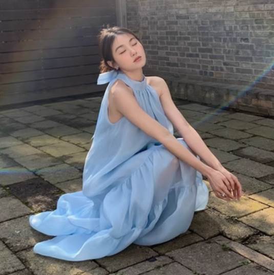 【P2倍&クーポン有】ティアードワンピ ワンピース レディース 個性的 夏 ミモレ丈 ロング丈 袖なし ホルターネック フレア Aライン 肩だし シフォン フリ...