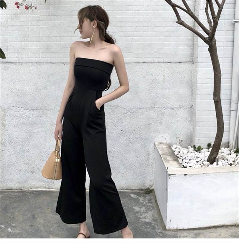 【P2倍&クーポン有】肩だし オールインワン ワイド パンツ レディース 個性的 春 夏 ロング丈 マキシ丈 袖なし 襟なし フレア 肌みせ ブラック 無地 S M L パーティー イベント リゾート プール 1枚で決まる 重ね着しやすい スニーカーコーデ 流行 トレンド 高見え