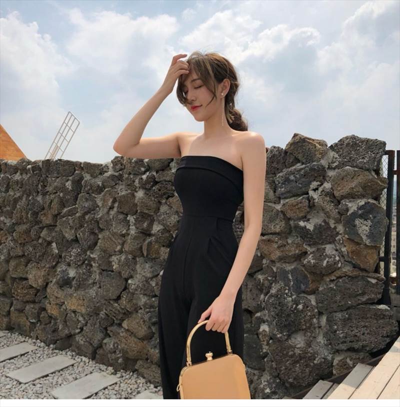 【P2倍&クーポン有】肩だし オールインワン ワイド パンツ レディース 個性的 春 夏 ロング丈 マキシ丈 袖なし 襟なし フレア 肌みせ ブラック 無地 S M L パーティー イベント リゾート プール 1枚で決まる 重ね着しやすい スニーカーコーデ 流行 トレンド 高見え