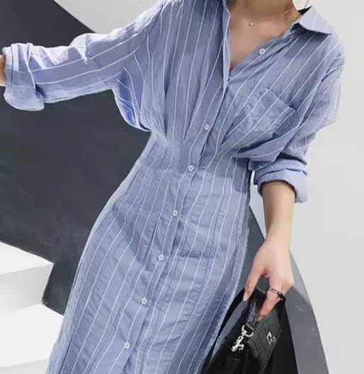【全品P3倍　5月末まで】襟付き ひざ丈 シャツワンピース ワンピース シャツ 春 夏 秋 ミモレ丈 長袖 二の腕カバー ラグラン タイト ポケット 切り替えデザイン タック入り 前開き ポケット ブルー 青 秋カラー 春カラー ストライプ サイズ豊富 S M L 薄手 綿 ウエのサムネイル