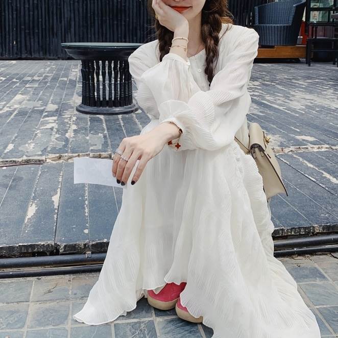 【P2倍&クーポン有】ワンピース レディース ギャザー 送料無料 個性的 春コーデ 夏コーデ ロング丈 長袖 ラウンドネック ボタンダウン フレア セミフレア ...