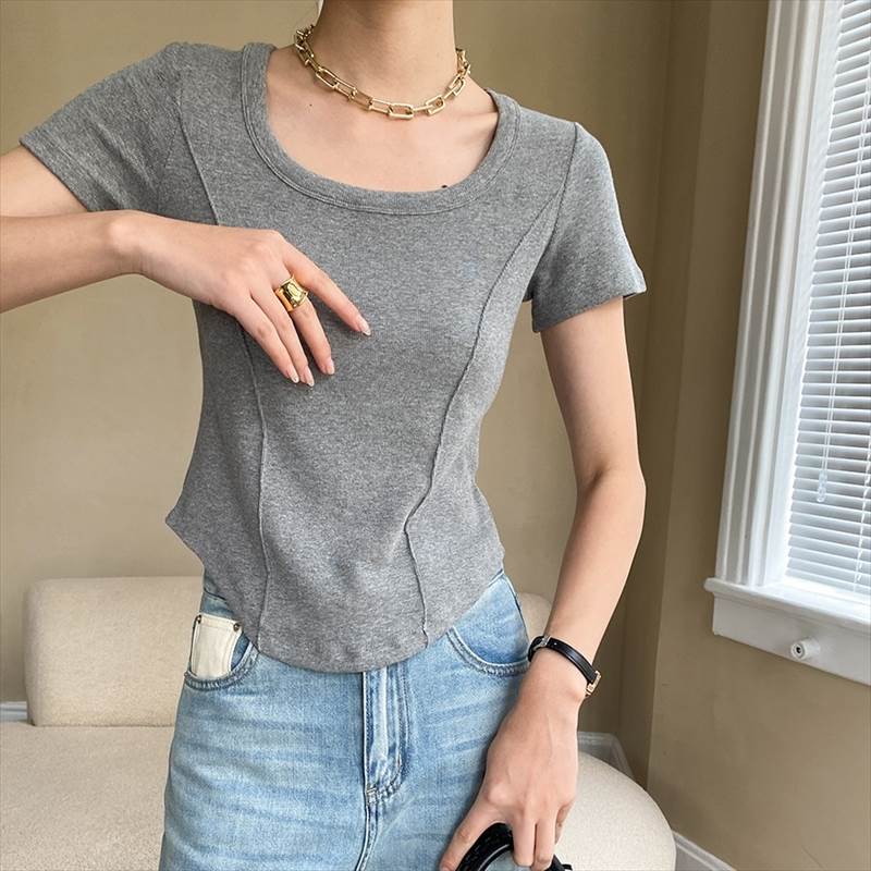 【P2倍&クーポン有】ダブルステッチ Uネック カーブヘム Tシャツ 夏 裾短め 裾ラウンド 半袖 五分袖 襟なし 鎖骨きれい スリム タイト 細身 カラバリあり ブラック グレー ブルーグレー オフホワイト 無地 ステッチ M L 学校 大学 リゾート コンサート ラ