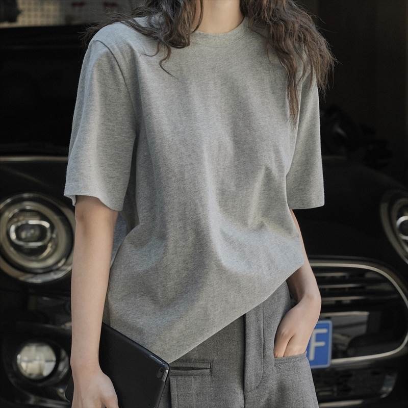 【P2倍&クーポン有】トップス レディース Tシャツ オールシーズン 半袖 クルーネック 丸首 カラバリあり ブラック 黒 グレー ホワイト 白 無地 S M 綿 体型カバー 流行 トレンド 普段使い 日常使い 楽ちん プチプラ 美脚 脚長 細見え 着痩せ 効果 定番