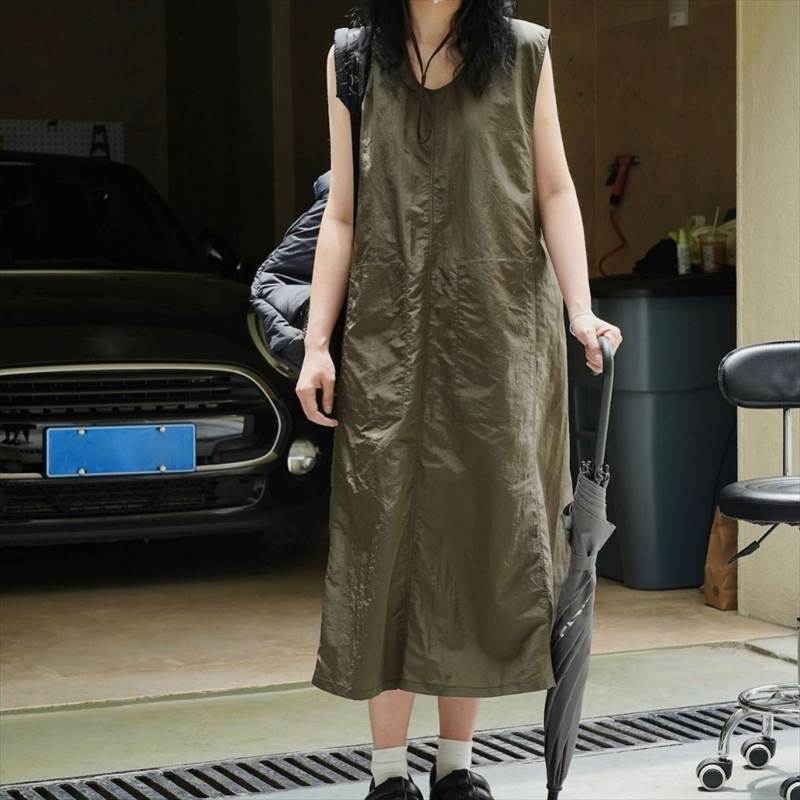 【P2倍&クーポン有】ワンピース 春 夏 秋 ひざ下 袖なし クルーネック 丸首 ストレート カラバリあり ホワイト 白 カーキグリーン 春カラー 無地 S M...