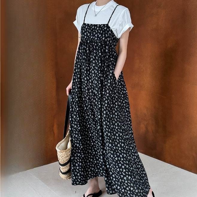 【P2倍&クーポン有】ワンピース ドレス ワンピドレス キャミ 個性的 春 夏 秋 ひざ下 ロング丈 袖なし フレア ブラック 総柄 花柄 フラワー 小花柄 M...