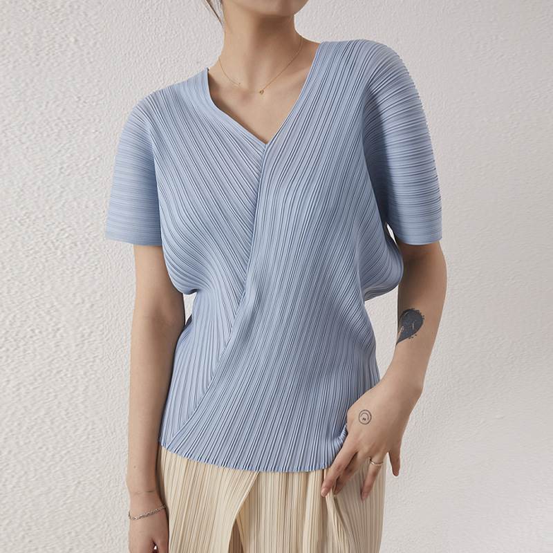 【P2倍&クーポン有】トップス シャツ ブラウス 春 夏 半袖 Vネック ブラック グレー アプリコット ブルー 無地 フリーサイズ オフィス 学校 大学 職場 パーティー イベント リゾート ガーデン 外遊び 体型カバー 普段使い 日常使い 楽ちん 着痩せ 効果 定番