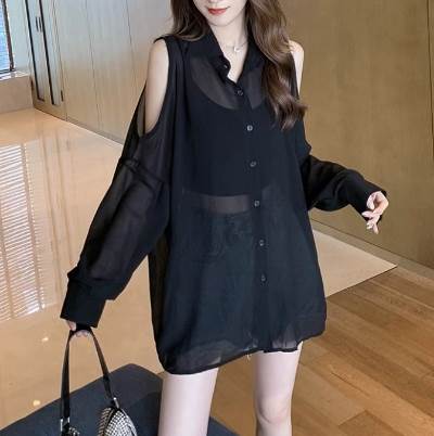 【P2倍&クーポン有】トップス シャツ ブラウス 白シャツ 白トップス 個性的 春 夏 秋 ロング丈 長丈トップス 長袖 腕出し 襟付き セミフレア スリム セミタイト 細身 ストレート Iライン BIGシルエット 前開き オーバーサイズ 落ち感 すっきり 肩だし 肌みせ 透け感