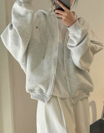 【P2倍&クーポン有】トップス スウェット 上着 パーカー フーディー 春 秋 ミディアム丈 ミドル丈 普通丈トップス 長袖 BIGシルエット フード ファスナー ジップ ポケット 羽織り ボリューム ダボダボ カラバリあり ブラック 黒 ホワイト 白 無地 フリーサイズ