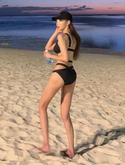 【P2倍&クーポン有】水着 ビキニ スイムウェア レディース 三角ビキニ セパレート ノンワイヤー パッド付き バックシャン ハイウエスト セット 上下セット きれいめ カジュアル 華やか 大人っぽい おしゃれ お洒落 存在感 クール モード系 スタイリッシュ モダン か 2