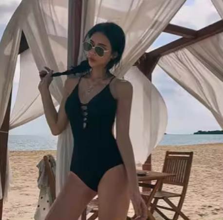 【P2倍&クーポン有】水着 スイムウェア レディース ワンピース 体型カバー バックシャン 穴あきデザイン かわいい 大人可愛い きれいめ シンプル カジュアル ナチュラル 華やか 大人っぽい おしゃれ お洒落 モダン マニッシュ セクシー ベーシック フェミニン