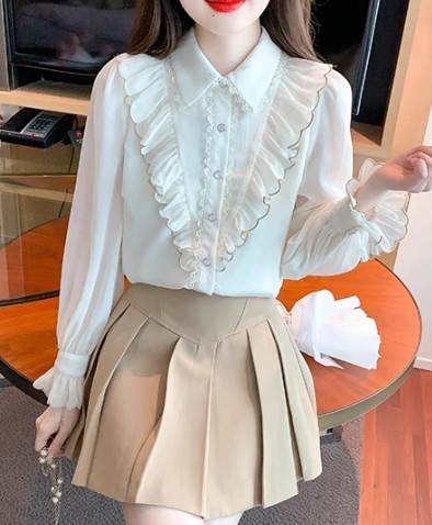 Rakuten - 【P2倍&クーポン有】トップス ブラウス 上品トップス 春 秋 普通丈トップス 長袖 フリル袖 Vネック 襟付き ドールカラー フリルカラー 細身 レース シフォン フリル ボタン ヴィンテージ 無地 S M L XL LL 2XL 3L 薄手 オフィス 学校 大学 職場 普段使い 日常使い 細見