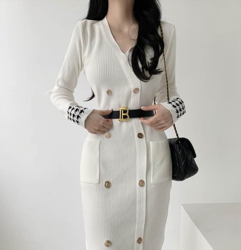 【P2倍&クーポン有】ニット ワンピース レディース 個性的 秋 冬 ひざ下 長袖 Vネック 襟なし スリム タイト 細身 ポケット 伸縮性 ブラック ホワイト 千鳥格子 S M L パーティー イベント 1枚で決まる 美脚 脚長 華奢見え 細見え 若見え 高見え 格上げ スタ