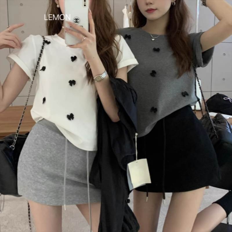 Rakuten - 【P2倍&クーポン有】レディース カットソー Tシャツ ショート 半袖 ラウンドネック リボン 中厚手 かわいい 大人可愛い シンプル カジュアル おしゃれ かっこいい ガーリー 個性的 主役級 存在感 ラブリー キュート ロマンティック 夏 ママ OL 学生 デート お出かけ