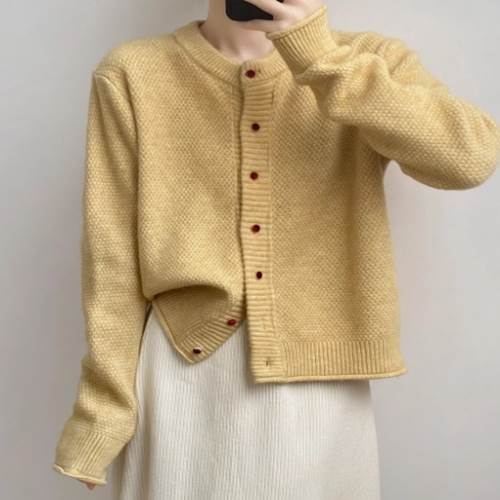 Crew Neck - 【P2倍&クーポン有】トップス レディース ニット 秋 冬 普通丈トップス 長袖 クルーネック 丸首 襟なし 前開き カラバリあり グレー ホワイト イエロー オリーブ 無地 フリーサイズ 普段使い 日常使い 若見え 高見え 格上げ 定番 着回し デイリー 合わせやすい 人気 使