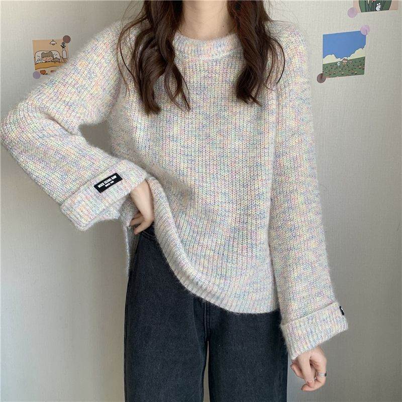 ふわっとしたミックス素材でやわらかい印象のかわいいニットプルオーバー。フレア袖がかわいいゆったりとしたシルエット。パンツからスカートまで様々なコーディネートに合う主役級アイテムです。色展開　オフホワイト　ブルー　ライトピンク　グレーサイズ　S　M　Lサイズ(cm)S /着丈 56 /バスト 96 /袖丈 56M /着丈 57 /バスト 100 /袖丈 57L /着丈 58 /バスト 104 /袖丈 58《商品について》※当ショップは海外からのノーブランド商品になります。海外製品のため日本商品に比べ品質が劣る場合がございます。糸のほつれ、多少の汚れやシミ、ファスナーが固い、デザインの若干の違いなどは不良品には該当しませんのでご了承ください。お手持ちの携帯やPCの画面設定の影響により、実物と色味が異なって見える場合がございます。※当ショップはお客様より注文を確認した上でメーカーに発注しておりますので返品、交換は出来かねます。ご了承下さいませ。《発送について》お取り寄せ商品のため、ご入金確認後、お届けまでに「10-24日程度」のお時間がかかります。通常よりもお時間がかかってしまう場合もございます。欠品や商品の不具合などにより、商品をお届けすることができず、ご注文をキャンセルさせていただく場合もございますのでご了承ください。※当ショップの商品はお取り寄せ商品につき、入金確認後メーカーへ発注させて頂きます。※メーカーにて在庫切れの場合は、速やかに返金させて頂きます。《返品についての特約に関する事項》ご注文確定後、発注後のキャンセルやサイズなどの内容変更は承っておりません。注文時によくご確認ください商品に欠陥がある場合を除き、基本的には返品や交換には応じません。最後までご覧くださり、ありがとうございました。Rain-00189 《商品について》 ※当ショップは海外からのノーブランド商品になります。 海外製品のため日本商品に比べ品質が劣る場合がございます。 糸のほつれ、多少の汚れやシミ、ファスナーが固い、デザインの若干の違いなどは不良品には該当しませんのでご了承ください。 お手持ちの携帯やPCの画面設定の影響により、実物と色味が異なって見える場合がございます。 ※当ショップはお客様より注文を確認した上でメーカーに発注しておりますので返品、交換は出来かねます。ご了承下さいませ。 《発送について》 お取り寄せ商品のため、ご入金確認後、お届けまでに「10-24日程度」のお時間がかかります。 通常よりもお時間がかかってしまう場合もございます。 欠品や商品の不具合などにより、商品をお届けすることができず、ご注文をキャンセルさせていただく場合もございますのでご了承ください。 ※当ショップの商品はお取り寄せ商品につき、入金確認後メーカーへ発注させて頂きます。 ※メーカーにて在庫切れの場合は、速やかに返金させて頂きます。 《返品についての特約に関する事項》 ご注文確定後、発注後のキャンセルやサイズなどの内容変更は承っておりません。 注文時によくご確認ください 商品に欠陥がある場合を除き、基本的には返品や交換には応じません。 最後までご覧くださり、ありがとうございました。 レディース トップス ニット セーター プルオーバー ミックス素材 長袖 フレアスリーブ ラウンドネック フェミニン ルーズフィット ニット かわいい 大人可愛い シンプル カジュアル おしゃれ こなれ感 ラフ ガーリー 主役級 存在感 抜け感 ベーシック ナチュラル 無地 秋 冬 10代 20代 30代 40代 デート お出かけ 女子会 休日 ショッピング カフェ 重ね着 プレゼント 体型カバー 普段使い 着回し レイヤード 着映え S M L オフホワイト ブルー ライトピンク グレー rain-00189