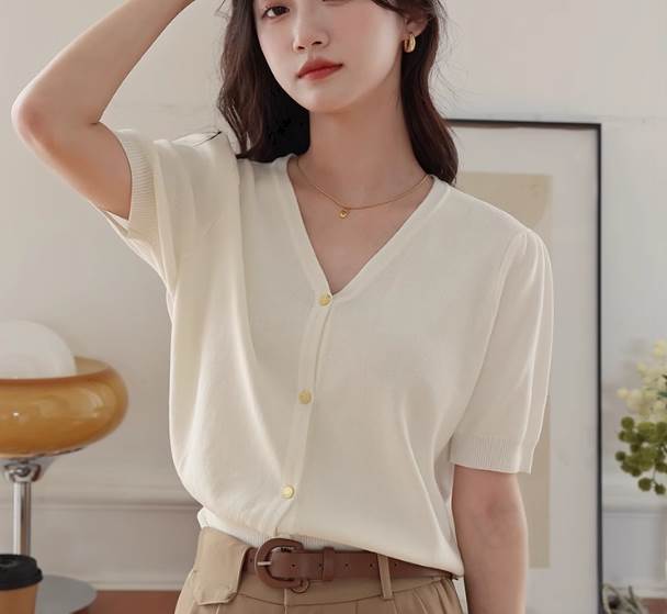 【P2倍&クーポン有】 レディース トップス シャツ Tシャツ ブラウス パフスリーブ 上着 ボタン 上品 アウター ミディアム ナチュラル 薄手 襟なし 半袖 Vネック 大人可愛い シンプル ショート カットソー 無地 きれいめ ストレート 前開き カーディガン