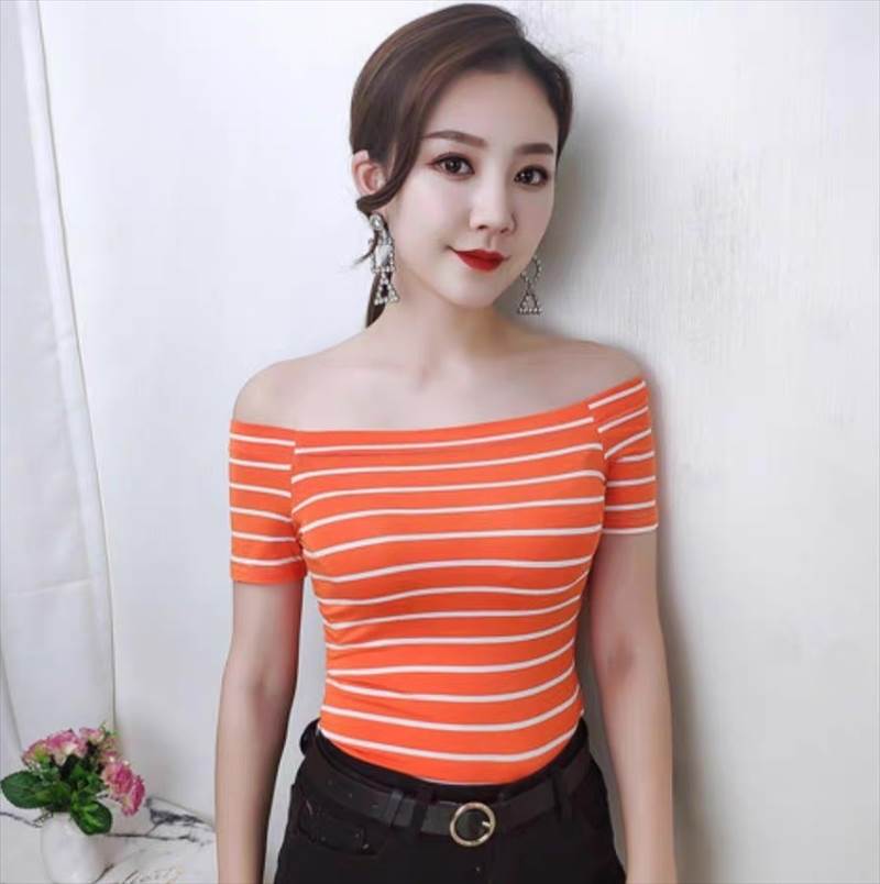 【P2倍&クーポン有】 休日スタイル 夏コーデ レディース スリム トップス ストリート おしゃれ キュート オフショルダー 細身 スマート レトロ 大人可愛い シンプル かわいい タイト ラブリー フェミニン カットソー クール ガーリー カジュアル 半袖
