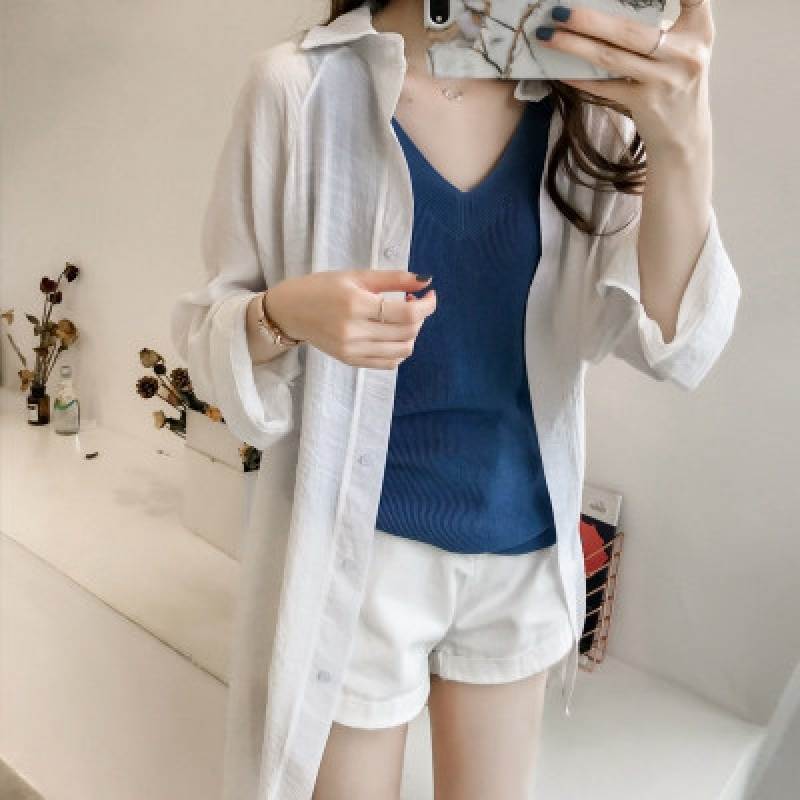 Rakuten - 【P2倍&クーポン有】 トップス シャツ ロングシャツ サイドスリット 長袖 シンプル ロング丈 こなれ感 秋 ボタン 大人可愛い ベーシック 個性的 おしゃれ きれいめ 上品 主役級 抜け感 かわいい 襟付き ナチュラル 存在感 かっこいい カジュアル 前開き