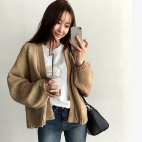 【P2倍&クーポン有】 トップス カーディガン 大人可愛い 30代 シンプル こなれ感 ママ ドロップショルダー レディース カジュアル 女子会 休日 お出かけ 通学 アウトドア ボリューム袖 袖あり 学生 お泊まり デート 秋 かわいい 無地 公園デビュー
