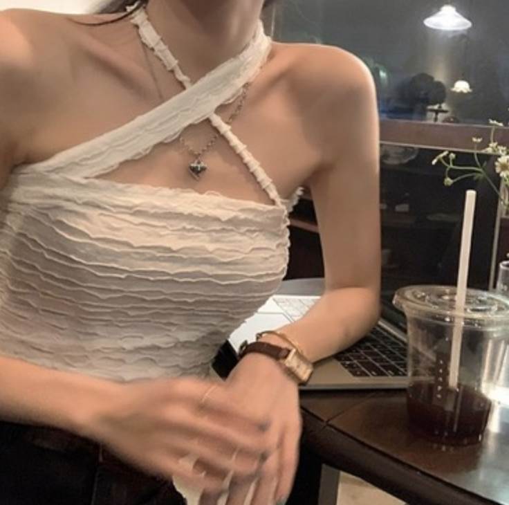 【P2倍&クーポン有】 トップス デート きれいめ 存在感 カジュアル コーデ 女子会 お出かけ 旅行 大人可愛い 上品 トレンド スタイル 休日 かわいい シンプル カットソー モテ 大人女子 大人 主役級 インスタ映え ファッション 流行