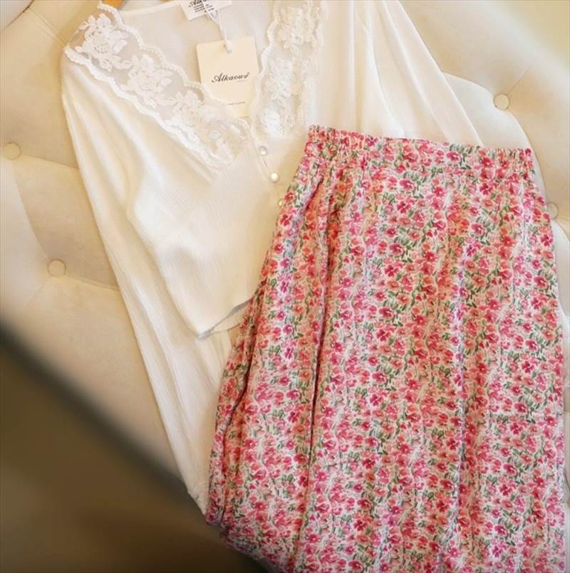 【P2倍&クーポン有】 トップス スカート シンプル 女子会 大人 流行 ファッション 休日 着回し コーデ スタイル トレンド 上品 きれいめ 大人可愛い カジュアル デート モテ 旅行 主役級 存在感 おしゃれ お出かけ インスタ映え