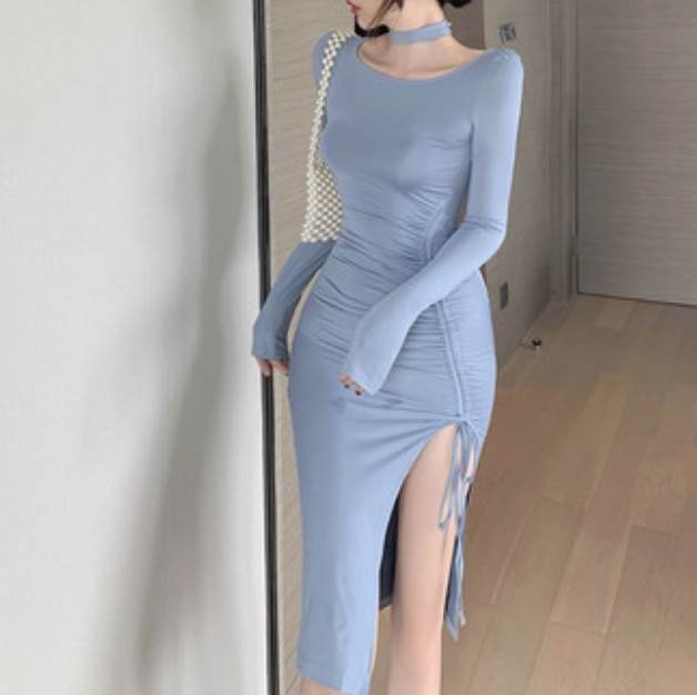 スリムなサイズ感のワンピース。スリットが特徴的なアイテム。色展開 ピンク ブルーサイズ S M Lサイズ(cm)S /着丈 105 /バスト 62-82M /着丈 106 /バスト 66-86L /着丈 107 /バスト 70-90《商品について》※当ショップは海外からのノーブランド商品になります。海外製品のため日本商品に比べ品質が劣る場合がございます。糸のほつれ、多少の汚れやシミ、ファスナーが固い、デザインの若干の違いなどは不良品には該当しませんのでご了承ください。お手持ちの携帯やPCの画面設定の影響により、実物と色味が異なって見える場合がございます。※当ショップはお客様より注文を確認した上でメーカーに発注しておりますので返品、交換は出来かねます。ご了承下さいませ。《発送について》お取り寄せ商品のため、ご入金確認後、お届けまでに「10-24日程度」のお時間がかかります。通常よりもお時間がかかってしまう場合もございます。欠品や商品の不具合などにより、商品をお届けすることができず、ご注文をキャンセルさせていただく場合もございますのでご了承ください。※当ショップの商品はお取り寄せ商品につき、入金確認後メーカーへ発注させて頂きます。※メーカーにて在庫切れの場合は、速やかに返金させて頂きます。《返品についての特約に関する事項》ご注文確定後、発注後のキャンセルやサイズなどの内容変更は承っておりません。注文時によくご確認ください商品に欠陥がある場合を除き、基本的には返品や交換には応じません。最後までご覧くださり、ありがとうございました。OW12904 《商品について》 ※当ショップは海外からのノーブランド商品になります。 海外製品のため日本商品に比べ品質が劣る場合がございます。 糸のほつれ、多少の汚れやシミ、ファスナーが固い、デザインの若干の違いなどは不良品には該当しませんのでご了承ください。 お手持ちの携帯やPCの画面設定の影響により、実物と色味が異なって見える場合がございます。 ※当ショップはお客様より注文を確認した上でメーカーに発注しておりますので返品、交換は出来かねます。ご了承下さいませ。 《発送について》 お取り寄せ商品のため、ご入金確認後、お届けまでに「10-24日程度」のお時間がかかります。 通常よりもお時間がかかってしまう場合もございます。 欠品や商品の不具合などにより、商品をお届けすることができず、ご注文をキャンセルさせていただく場合もございますのでご了承ください。 ※当ショップの商品はお取り寄せ商品につき、入金確認後メーカーへ発注させて頂きます。 ※メーカーにて在庫切れの場合は、速やかに返金させて頂きます。 《返品についての特約に関する事項》 ご注文確定後、発注後のキャンセルやサイズなどの内容変更は承っておりません。 注文時によくご確認ください 商品に欠陥がある場合を除き、基本的には返品や交換には応じません。 最後までご覧くださり、ありがとうございました。 ワンピース デート かわいい 大人可愛い きれいめ シンプル カジュアル 大人 上品 おしゃれ お洒落 大人女子 主役級 存在感 お出かけ 女子会 休日 旅行 着回し ファッション コーデ スタイル モテ トレンド 流行 インスタ映え ow12904