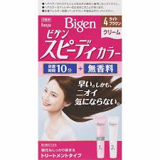 使用上の注意 【注意事項】 ●ご使用の際は使用説明書をよく読んで正しくお使いください。 ●次の方は使用しないでください。 ・今までに本品に限らずヘアカラーでかぶれたことのある方 ・今までに染毛中または直後に気分の悪くなったことのある方 ・皮膚アレルギー試験（パッチテスト）の結果、皮膚に異常を感じた方 ・頭皮あるいは皮膚が過敏な状態になっている方（病中、病後の回復期、生理時、妊娠中等） ・頭、顔、首筋にはれもの、傷、皮膚病がある方 ・腎臓病、血液疾患等の既往症がある方 ・体調不良の症状が持続する方（微熱、けん怠感、動悸、息切れ、紫斑、出血しやすい、月経等の出血が止まりにくい等） ●薬剤や洗髪時の洗い液が目に入らないようにしてください。 ●眉毛、まつ毛には使用しないでください。 成分／分量 1剤 有効成分：5-アミノオルトクレゾール、パラアミノフェノール、パラフェニレンジアミン、メタアミノフェノール、レゾルシン その他の成分：HEDTA・3Na液、PEG(20)、POEセチルエーテル、アスコルビン酸、アミノエチルアミノプロピルメチルシロキサン・ジメチルシロキサン共重合体、アルギニン、エタノール、乾燥炭酸Na、強アンモニア水、混合植物抽出液-9、ジグリセリン、セテアリルアルコール、タウリン、炭酸水素Na、テアニン、ベヘニルアルコール、ポリ塩化ジメチルジメチレンピロリジニウム液、ミツロウ、無水亜硫酸Na、モノエタノールアミン、ワセリン、黄203 2剤 有効成分：過酸化水素水 その他の成分：PG、POE(20)POP(4)セチルエーテル、POEセチルエーテル、イソステアリルアルコール、クエン酸、ステアリルアルコール、ステアルトリモニウムクロリド、セタノール、フェノキシエタノール 問い合わせ先 ホーユー株式会社 お客様相談室電話番号：0120-416-229 製造販売元：ホーユー 区分：医薬部外品　　日本製 文責：メガヘルスマート　　電話　024-922-2148