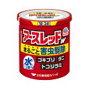 商品名 アースレッドW　18-24畳用 成分・分量 【有効成分】メトキサジアゾン（オキサジアゾール系）12.0％、d・d‐T‐シフェノトリン（ピレスロイド系）3.0％【その他の成分】アゾジカルボンアミド、他2成分 内容量 　30g　 　 効能・効果 ゴキブリ、屋内塵性ダニ類、イエダニ、ノミ、トコジラミ（ナンキンムシ）、ハエ成虫、蚊成虫の駆除 使用方法 【使用量】 ●使用に際しては、本品に添付の説明文書を必ずお読みください。 【使用量】 ●ゴキブリ・屋内塵性ダニ類・イエダニ・ノミ・トコジラミ（ナンキンムシ）の駆除：6畳から8畳（10から13平方メートル）あたりに1缶 ●ハエ成虫、蚊成虫の駆除：12畳から24畳（20から40平方メートル）あたりに1缶 【あらかじめ準備していただくこと】 （1）部屋を閉め切ってください。 （2）パソコン、テレビなどの精密機器にはカバーをかけ、ディスクなどは箱に収納してください。 （3）ペットや植物、観賞魚などは、部屋の外に出してください。 （4）火災報知器は添付の専用カバーまたはポリ袋などで覆いをしてください。※使用後は必ず取り外すこと。 （5）食器、飲食物、おもちゃ、衣類、美術品、仏壇仏具などは、ポリ袋に入れるか、新聞紙で覆うなどしてください。 （6）戸棚、引出し、押し入れなど害虫のかくれ場所になるところを開放してください。 ※大型コンピュータの設置されている部屋では使用しないでください。 ※移動できない水槽は、エアーポンプを止めて、ビニールで覆いをし、ガムテープで止めるなどして、完全密閉してください。 【加熱蒸散をはじめてください】 （1）容器の黒破線まで水を入れる。（水の量：約22mL） （2）アルミ袋から薬剤缶を取り出す。 （3）容器に缶を入れ、リング状のフタをする。 （4）約1分後に蒸散が始まる。 【ご使用のあとで】 ※蒸散した薬剤には強い刺激があるので、換気の際は、必ずタオルなどで口や鼻をおさえて薬剤を吸い込まないようにして入室してください。 （1）使用後は部屋を十分に換気してください。 （2）小さな虫の死骸などをとり除くため軽く掃除機を掛けてください。 （3）食器などに直接薬剤がかかった場合は、水洗いしてからご使用ください。 （4）衣類やふとんに薬剤がかかった場合は、ブラッシングするか天日干しを行ってください。 （5）使用後の缶は不燃物として捨ててください。 使用上の注意 　 【してはいけないこと】（守らないと副作用・事故が起こりやすくなります。） 注意－人体に使用しないこと （守らないと副作用・事故が起こりやすくなります） ●薬剤を吸い込まないように注意してください。万一吸い込んだ場合、咳き込み、のど痛、頭痛、気分不快等を生じることがあります。 特にアレルギー症状やかぶれなどを起こしやすい体質の人，病人，妊婦，子供は薬剤を吸い込んだり，触れたりしないでください。 ●退出後，必ず1時間経過してから入室してください。換気のために入室するとき，薬剤を吸い込むと気分が悪くなったり，咳き込み，嘔吐したり，呼吸が苦しくなることがありますので，薬剤を吸い込まないようにしてください。 ●ペダルを踏むと同時に薬剤が噴射しますので，部屋の外に出てください。また，ペダルの真上に顔を近づけないでください。 ●人に向かって噴射しないでください。また，薬剤を吸入しないでください。 ●本品は可燃性ガスを使用していますので，ガスコンロやライター等の炎だけでなくコンセントや電気スイッチの入／切から出る電気火花を含む火気には十分注意し，特にガス湯沸器や内釜式浴槽の種火，ヒーターなどは必ず消してガスの元栓は閉めてください。必ず火元がないことを確認してください。 ●本品の用法よりも狭い部屋や隙間等の狭小空間（冷蔵庫の裏など）で使用しないでください。可燃性ガスが充満し爆発する危険性があります。 ●使用後は，部屋を十分に換気してから入室してください。 ●万一身体に異常が起きた場合は，直ちにこの文書を持って本品がピレスロイド系薬剤とオキサジアゾール系薬剤の混合剤であることを医師に告げて，診療を受けてください。 ●集合住宅などの集中管理方式のガス警報器の場合は，住宅管理者と相談の上使用してください。 その他の注意 ●定められた使用方法・使用量を守ってください。 ●使用に先立ち，部屋はできるだけ閉めきってください。 ●皮膚，飲食物，食器，子供のおもちゃ，飼料，衣類などに薬剤がかからないようにしてください。 ●小鳥などのペット類，観賞植物は換気するまで部屋の外に出してください。 ●観賞魚や観賞エビはエアーポンプを止めて完全密閉（水槽に覆いをして，ガムテープなどで密閉する）にして使用するか，部屋の外に出してください。使用後十分に換気をした後、ビニールを取り、エアーポンプを動かしてください。室外に出した水槽は、使用後十分に換気をした後で戻してください。 ●故障の原因となるので，パソコン，テレビ，ゲーム機器，オーディオ・ビデオ製品などの精密機器にはカバーをかけ，テープ，ディスクなどは箱に収納してください。（大型コンピュータのある部屋では使用しないでください。） ●透明なプラスチック製品，家具，カーテンなどに直接薬剤がかかると変色やシミの原因となります。美術品，仏壇仏具，はく製なども薬剤がかからないようにしてください。 ●ガス漏れ警報機が噴射ガスに反応することがあるので，ポリ袋などで覆いをしてください。処理後は必ず覆いを取り除いてください。 ●直接火災報知機に霧があたらない位置で使用してください。霧が直接あたると火災報知器（煙を感知するタイプ）が作動することがあります。 ●本品は部屋の中央に置き（直接火災報知器に霧があたらない位置），必ず立てた状態で使用してください。 ●缶底に塗ってある透明樹脂はすべり止めです。はがさないでください。ペダルは必ずかかとを浮かし，足の指で踏むか，手で押してください。 ●薬剤が皮膚についた場合は，石けんと水でよく洗ってください。また，目に入った場合は，直ちに水で洗い流してください。 ●薬剤が食器などにかかった場合は，水でよく洗ってから使用してください。 ●捨てるときは，火気のない屋外でペダルを踏み，噴射音が消えるまでガスを抜いてください。 ●使用後は，小さな虫の死骸などをとり除くため軽く掃除機掛けなどを行ってください。 製造販売元 アース製薬株式会社 〒101-0048 東京都千代田区神田司町2-12-1 (お客様窓口) TEL 0120-81-6456 9:00~17:00(土・日・祝日を除く) 区分 日本製・第2類医薬品 広告文責 メガヘルスマート 電話：024-922-2148　薬剤師　菊地　浩也 　 メール：health@daigaku-dou.com 　 　 この商品は医薬品です。用法用量をご確認の上、 ご服用下さいませ。　 【使用期限：商品発送後、180日以上ございます】 医薬品販売に関する記載事項