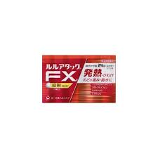 　商品名 　ルルアタック　FX a　24錠　 成分 6錠中: イソプロピルアンチピリン（ピリン系）・・・300mg （熱を下げ、頭痛、関節やのどの痛みをやわらげます。） アセトアミノフェン・・・450mg （熱を下げ、頭痛、関節やのどの痛みをやわらげます。） ショウキョウ末・・・200mg （発汗を促して解熱作用を高めます。） クレマスチンフマル酸塩・・・1.34mg （かぜのアレルギー症状（鼻水、くしゃみ等）を持続的におさえます。） グリチルリチン酸・・・39mg （のどや鼻の粘膜の炎症をしずめます。） チペピジンヒベンズ酸塩・・・75mg （せきをしずめると共にたんを出しやすくします。） ノスカピン・・・48mg （せき中枢に作用し、せきをしずめます。） dl-メチルエフェドリン塩酸塩・・・60mg （気管支をひろげ、せきをしずめます。） &nbsp;無水カフェイン・・・75mg （頭痛をやわらげます。） アスコルビン酸（ビタミンC）・・・300mg （かぜに伴う発熱等により消耗したビタミンCを補給します。） &nbsp;添加物：セルロース、ヒドロキシプロピルセルロース、クロスカルメロースNa、トウモロコシデンプン、無水ケイ酸、ステアリン酸Mg、フマル酸、ステアリン酸、ポリビニルアセタールジエチルアミノアセテート、ヒプロメロース、タルク、酸化チタン、マクロゴール、カルナウバロウ 　　　　 　 効能 かぜの諸症状（発熱、悪寒、頭痛、のどの痛み、鼻水、鼻づまり、せき、たん、関節の痛み、筋肉の痛み、くしゃみ）の緩和 &nbsp; 用法・用量 次の量を水又はお湯で服用して下さい。 &nbsp;成人（15歳以上）・・・1回量2錠、1日服用回数3回 食後なるべく30分以内に服用して下さい。 7歳以上15歳未満・・・1回量1錠、1日服用回数3回 食後なるべく30分以内に服用して下さい。 7歳未満・・・服用しないで下さい。&nbsp; 　　 ご使用上の注意 ■してはいけないこと （守らないと現在の症状が悪化したり、副作用・事故が起こりやすくなります）&nbsp; &nbsp;1．次の人は服用しないで下さい。 &nbsp;（1）本剤又は本剤の成分によりアレルギー症状を起こしたことがある人 &nbsp;（2）本剤又は他のかぜ薬、解熱鎮痛薬を服用してぜんそくを起こしたことがある人 &nbsp;2．本剤を服用している間は、次のいずれの医薬品も使用しないで下さい。 &nbsp;他のかぜ薬、解熱鎮痛薬、鎮静薬、鎮咳去痰薬、抗ヒスタミン剤を含有する内服薬等 &nbsp;（鼻炎用内服薬、乗物酔い薬、アレルギー用薬等） &nbsp;3．服用後、乗物又は機械類の運転操作をしないで下さい。 &nbsp;（眠気等があらわれることがあります） &nbsp;4．服用前後は飲酒しないで下さい。 &nbsp;5．長期連用しないで下さい。 製造販売元 第一三共ヘルスケア株式会社 　東京都中央区日本橋3-14-10 お客様相談室 電話 03(5205)8331 受付時間 9：00-17：00(土、日、祝日を除く） 　　　 区分 日本製・　第2類医薬品 広告文責 メガヘルスマート 　電話：024-922-2148　薬剤師　菊地　浩也 メール：health@daigaku-dou.com 　 この商品は医薬品です。用法用量をご確認の上、 ご服用下さいませ。　 【使用期限：商品発送後、180日以上ございます】 　　 医薬品販売に関する記載事項　　　