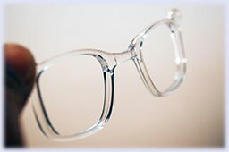【普段使っている遠く用のメガネにちょい足しでパソコン・スマホが楽に見られる】ブルーライト低減レンズ＋内掛け