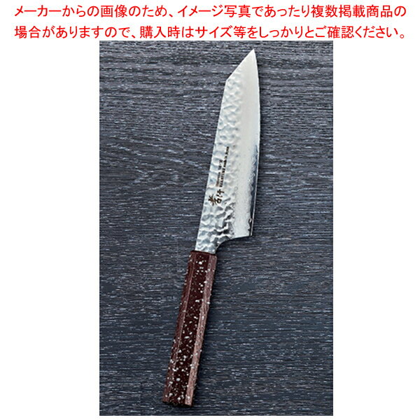 商品の仕様●衛生的で美しくをコンセプトにしたサビに強い包丁です。日本の伝統的な色合いをベースにして一本ごとに職人が色付けしています。●材質:VG10 サビに強い●柄:ABS樹脂※商品画像はイメージです。複数掲載写真も、商品は単品販売です。予めご了承下さい。※商品の外観写真は、製造時期により、実物とは細部が異なる場合がございます。予めご了承下さい。※色違い、寸法違いなども商品画像には含まれている事がございますが、全て別売です。ご購入の際は、必ず商品名及び商品の仕様内容をご確認下さい。※原則弊社では、お客様都合（※色違い、寸法違い、イメージ違い等）での返品交換はお断りしております。ご注文の際は、予めご了承下さい。【古より伝わる堺の名刀 堺孝行刃物】 古来から権威の象徴とされてきた日本刀。厳選された鋼を幾重にも折り重ね鍛え上げた刃心は最高の切れ味と輝きを放ち魂が宿ると伝えられています。日本の和包丁とはまさに日本刀の流れを引き継いだ世界に誇れる芸術品でもあります。細部に渡る仕上げのクオリティーは上質な包Tを作り出す職人のプライドでもあり先代より脈々と受け継がれてきた伝承の技でもあります。世界に類をみない独自の形状を持つ和包丁は魚や野菜など異なった食材を切る為に生み出された刃物であり繊細な日本料理には欠かす事の出来ない包丁です。600年の歴史を持つ堺刃物の伝統を守り続ける堺孝行ブランドをぜひ一度お手にとり世界に誇れる匠の技に触れて頂く事をスタッフー同願っております。Japanese swords have been a status symbol from ancient times. The core blade is forged by folding selected steel many times and features supreme sharpness and brilliance; it is has been said that the human soul dwells in the sword.Japanese knives are actually works of art descended from Japanese swords, and we proudly present them to the world. The quality of meticulous workmanship represents the pride of masters who create quality knives, and the quality is ensured by traditional skills that have been continuously inherited from their predecessors. Japanese knives have their own unprecedented shapes and are without parallel in the world as knives created for cutting different foods, including fishes and vegetables, and are vital for delicate apanese dishes. All of our staff members wish that you would pick up the Sakai Takayuki brand products which maintain the traditional skills of Sakais Japanese knives and demonstrate the skills of world class masters.