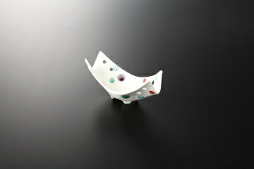 商品の仕様●長径(cm):15.3●短径(cm):7.3●高さ(cm):7●重量(g):140●上絵付※商品画像はイメージです。複数掲載写真も、商品は単品販売です。予めご了承下さい。※商品の外観写真は、製造時期により、実物とは細部が異なる場合がございます。予めご了承下さい。※色違い、寸法違いなども商品画像には含まれている事がございますが、全て別売です。ご購入の際は、必ず商品名及び商品の仕様内容をご確認下さい。※原則弊社では、お客様都合（※色違い、寸法違い、イメージ違い等）での返品交換はお断りしております。ご注文の際は、予めご了承下さい。