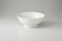 商品の仕様●白中華 高台5.8丼●17.5×7.1cm 840cc●1個※商品画像はイメージです。複数掲載写真も、商品は単品販売です。予めご了承下さい。※商品の外観写真は、製造時期により、実物とは細部が異なる場合がございます。予めご了承下さい。※色違い、寸法違いなども商品画像には含まれている事がございますが、全て別売です。ご購入の際は、必ず商品名及び商品の仕様内容をご確認下さい。※原則弊社では、お客様都合（※色違い、寸法違い、イメージ違い等）での返品交換はお断りしております。ご注文の際は、予めご了承下さい。【2018PO】→お買い得な「まとめ買い10個セット」はこちら