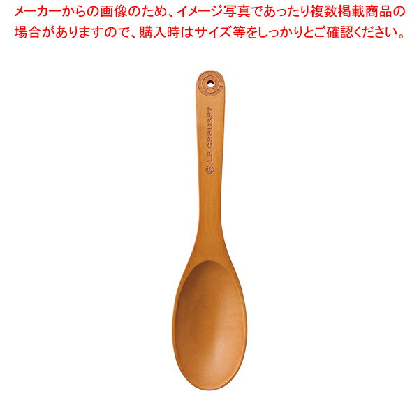 商品の仕様●サイズ：幅×全長(mm)65×270●メーカー品番：965008-00●取り分けや盛り付けに最適な浅めのスプーン。ル・クルーゼ ウッド・キッチンウェア メープルウッドシリーズ●手になじむ心地よさ●木のぬくもりを感じながら使い込むほど手になじむ。●※直火や高温調理、高温の油の中では使用できません。食酢・レモン汁等酸性の強いものに触れると変質したり、つやがなくなることがありますが、衛生上の問題はありません。天然素材のため、一品一品個性があります。異なる木目や色合いをお楽しみください。※商品画像はイメージです。複数掲載写真も、商品は単品販売です。予めご了承下さい。※商品の外観写真は、製造時期により、実物とは細部が異なる場合がございます。予めご了承下さい。※色違い、寸法違いなども商品画像には含まれている事がございますが、全て別売です。ご購入の際は、必ず商品名及び商品の仕様内容をご確認下さい。※原則弊社では、お客様都合（※色違い、寸法違い、イメージ違い等）での返品交換はお断りしております。ご注文の際は、予めご了承下さい。【end-9-0091】