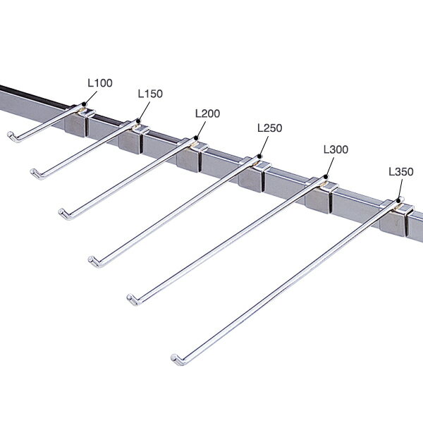 商品の仕様角バーの定番フックハンガー。サイズも豊富に。種別:L300●本体:φ6mm●素材:スチール製クロームメッキ●耐荷重:2kg●入数:1本●備考:D14の角バーに対応。カタログページNo.613※商品画像はイメージです。複数掲載写真も、商品は単品販売です。予めご了承下さい。※商品の外観写真は、製造時期により、実物とは細部が異なる場合がございます。予めご了承下さい。※色違い、寸法違いなども商品画像には含まれている事がございますが、全て別売です。ご購入の際は、必ず商品名及び商品の仕様内容をご確認下さい。※原則弊社では、お客様都合（※色違い、寸法違い、イメージ違い等）での返品交換はお断りしております。ご注文の際は、予めご了承下さい。