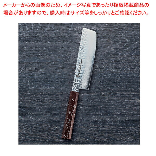 商品の仕様●衛生的で美しくをコンセプトにしたサビに強い包丁です。日本の伝統的な色合いをベースにして一本ごとに職人が色付けしています。●材質:VG10 サビに強い●柄:ABS樹脂※商品画像はイメージです。複数掲載写真も、商品は単品販売です。予めご了承下さい。※商品の外観写真は、製造時期により、実物とは細部が異なる場合がございます。予めご了承下さい。※色違い、寸法違いなども商品画像には含まれている事がございますが、全て別売です。ご購入の際は、必ず商品名及び商品の仕様内容をご確認下さい。※原則弊社では、お客様都合（※色違い、寸法違い、イメージ違い等）での返品交換はお断りしております。ご注文の際は、予めご了承下さい。【古より伝わる堺の名刀 堺孝行刃物】 古来から権威の象徴とされてきた日本刀。厳選された鋼を幾重にも折り重ね鍛え上げた刃心は最高の切れ味と輝きを放ち魂が宿ると伝えられています。日本の和包丁とはまさに日本刀の流れを引き継いだ世界に誇れる芸術品でもあります。細部に渡る仕上げのクオリティーは上質な包Tを作り出す職人のプライドでもあり先代より脈々と受け継がれてきた伝承の技でもあります。世界に類をみない独自の形状を持つ和包丁は魚や野菜など異なった食材を切る為に生み出された刃物であり繊細な日本料理には欠かす事の出来ない包丁です。600年の歴史を持つ堺刃物の伝統を守り続ける堺孝行ブランドをぜひ一度お手にとり世界に誇れる匠の技に触れて頂く事をスタッフー同願っております。Japanese swords have been a status symbol from ancient times. The core blade is forged by folding selected steel many times and features supreme sharpness and brilliance; it is has been said that the human soul dwells in the sword.Japanese knives are actually works of art descended from Japanese swords, and we proudly present them to the world. The quality of meticulous workmanship represents the pride of masters who create quality knives, and the quality is ensured by traditional skills that have been continuously inherited from their predecessors. Japanese knives have their own unprecedented shapes and are without parallel in the world as knives created for cutting different foods, including fishes and vegetables, and are vital for delicate apanese dishes. All of our staff members wish that you would pick up the Sakai Takayuki brand products which maintain the traditional skills of Sakai's Japanese knives and demonstrate the skills of world class masters.