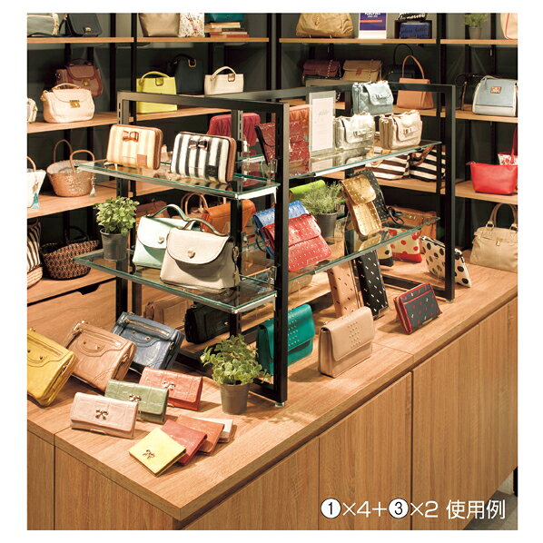 商品の仕様センター・エンドの4面に陳列可能です。透明ガラス(1)(3)5mm厚 (2)(4)8mm厚 ブラケット・スペーサー：スチール製 クロームメッキサイズ／ガラス実寸：(1)(2)W89.8×D24.8cm (3)(4)W59.8×D14.8cm耐荷重／15kg●スリット芯々58.8cm専用※商品画像はイメージです。複数掲載写真も、商品は単品販売です。予めご了承下さい。※商品の外観写真は、製造時期により、実物とは細部が異なる場合がございます。予めご了承下さい。※色違い、寸法違いなども商品画像には含まれている事がございますが、全て別売です。ご購入の際は、必ず商品名及び商品の仕様内容をご確認下さい。※原則弊社では、お客様都合（※色違い、寸法違い、イメージ違い等）での返品交換はお断りしております。ご注文の際は、予めご了承下さい。【exp-35-p0082】