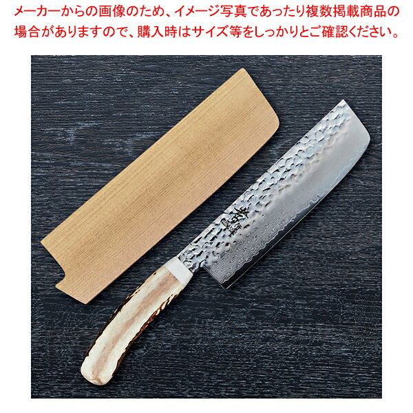 商品の仕様●人気のある33 層ダマスカスにカスタムナイフ職人が鹿の角を加工した柄を取り付けたモデルです。●材質:VG-10 サビに強い●柄:鹿の角※商品画像はイメージです。複数掲載写真も、商品は単品販売です。予めご了承下さい。※商品の外観写真は、製造時期により、実物とは細部が異なる場合がございます。予めご了承下さい。※色違い、寸法違いなども商品画像には含まれている事がございますが、全て別売です。ご購入の際は、必ず商品名及び商品の仕様内容をご確認下さい。※原則弊社では、お客様都合（※色違い、寸法違い、イメージ違い等）での返品交換はお断りしております。ご注文の際は、予めご了承下さい。【古より伝わる堺の名刀 堺孝行刃物】 古来から権威の象徴とされてきた日本刀。厳選された鋼を幾重にも折り重ね鍛え上げた刃心は最高の切れ味と輝きを放ち魂が宿ると伝えられています。日本の和包丁とはまさに日本刀の流れを引き継いだ世界に誇れる芸術品でもあります。細部に渡る仕上げのクオリティーは上質な包Tを作り出す職人のプライドでもあり先代より脈々と受け継がれてきた伝承の技でもあります。世界に類をみない独自の形状を持つ和包丁は魚や野菜など異なった食材を切る為に生み出された刃物であり繊細な日本料理には欠かす事の出来ない包丁です。600年の歴史を持つ堺刃物の伝統を守り続ける堺孝行ブランドをぜひ一度お手にとり世界に誇れる匠の技に触れて頂く事をスタッフー同願っております。Japanese swords have been a status symbol from ancient times. The core blade is forged by folding selected steel many times and features supreme sharpness and brilliance; it is has been said that the human soul dwells in the sword.Japanese knives are actually works of art descended from Japanese swords, and we proudly present them to the world. The quality of meticulous workmanship represents the pride of masters who create quality knives, and the quality is ensured by traditional skills that have been continuously inherited from their predecessors. Japanese knives have their own unprecedented shapes and are without parallel in the world as knives created for cutting different foods, including fishes and vegetables, and are vital for delicate apanese dishes. All of our staff members wish that you would pick up the Sakai Takayuki brand products which maintain the traditional skills of Sakai's Japanese knives and demonstrate the skills of world class masters.
