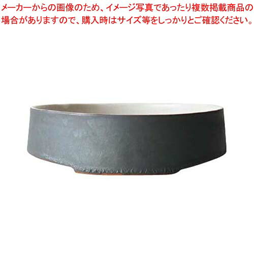 商品の仕様●外寸(mm)：外径：176 高さ：40●内寸(mm)：φ162 深さ：35●重量：600g●材質：陶器●表面加工：鉄砂釉/稲藁釉●オーブン：×●レンジ：×●食器乾燥機対応：○●洗浄機：○●製造国：日本■●電磁調理器は不可、食洗機は適合●屋根瓦に雪が降り積もったような色。●炎のゆらめきによって生まれる独特のシワは一点もので、食材を滑りにくくします。※商品画像はイメージです。複数掲載写真も、商品は単品販売です。予めご了承下さい。※商品の外観写真は、製造時期により、実物とは細部が異なる場合がございます。予めご了承下さい。※色違い、寸法違いなども商品画像には含まれている事がございますが、全て別売です。ご購入の際は、必ず商品名及び商品の仕様内容をご確認下さい。※原則弊社では、お客様都合（※色違い、寸法違い、イメージ違い等）での返品交換はお断りしております。ご注文の際は、予めご了承下さい。